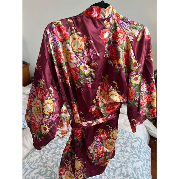 Sexy Robe! - Picture 4 of 4